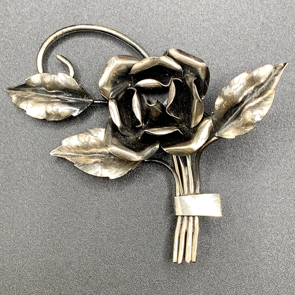 Smell the Roses Brooch